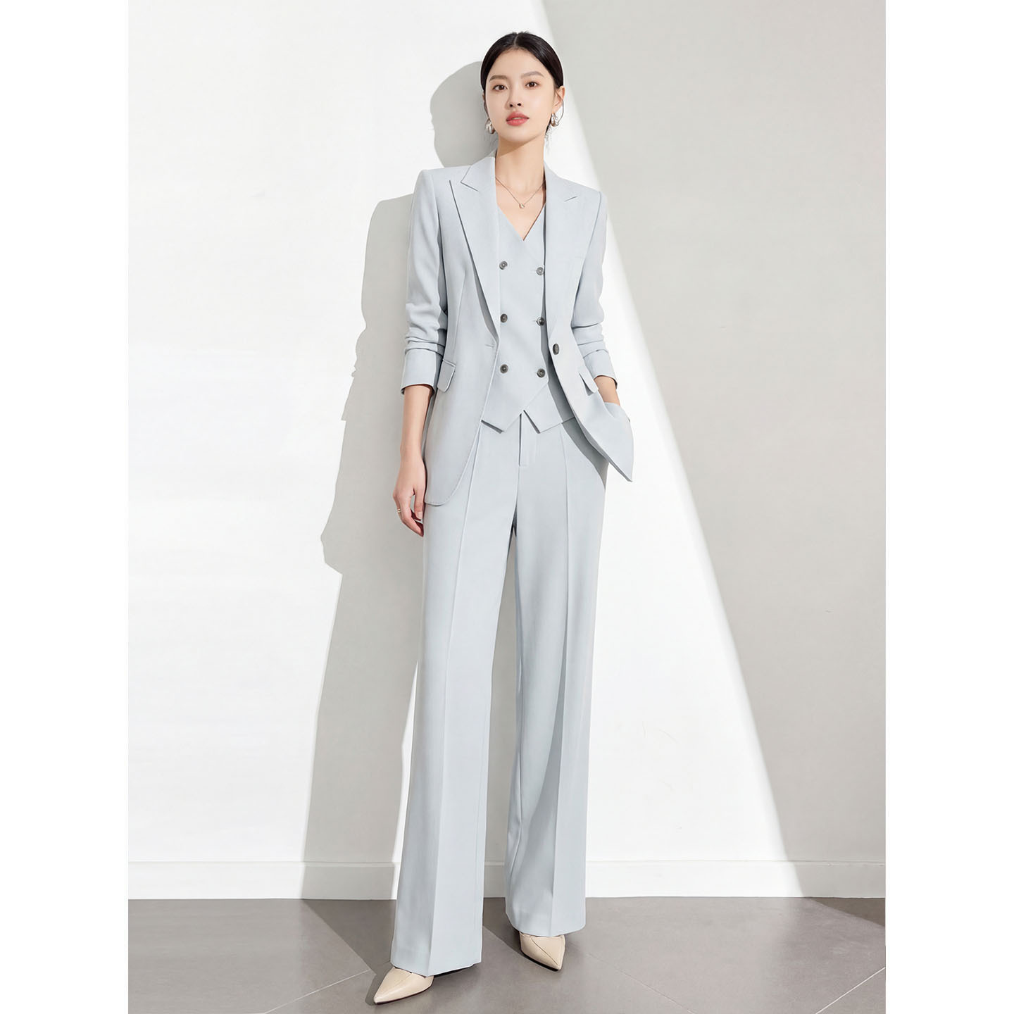 职业休闲西服套装女装新款职场正装修身气质通勤马甲三件套水绿色