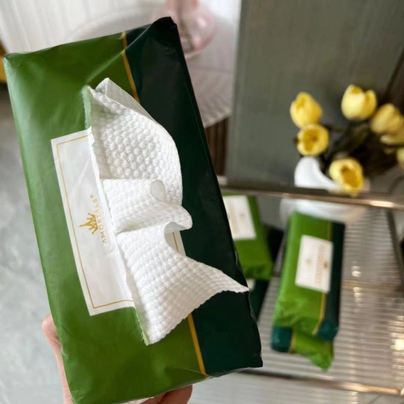 Wet wipes for face washing