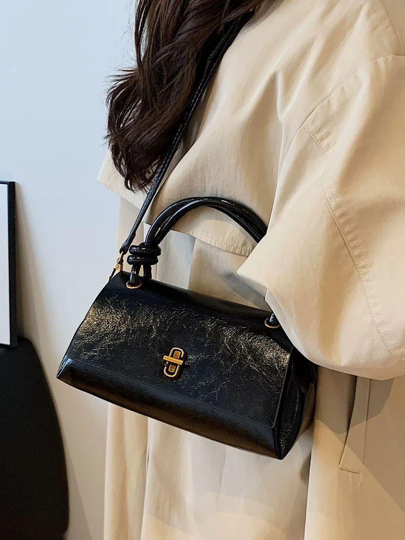 Stylish Women's Shoulder Bag Simple Casual Handbag Underarm Style_voghion.com
