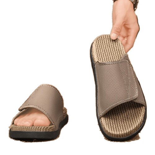 2025 New Summer Men's Slides with Outer-Wear Soft Sole, Fashionable Toe-Cover Sandals for Casual Outdoor Use