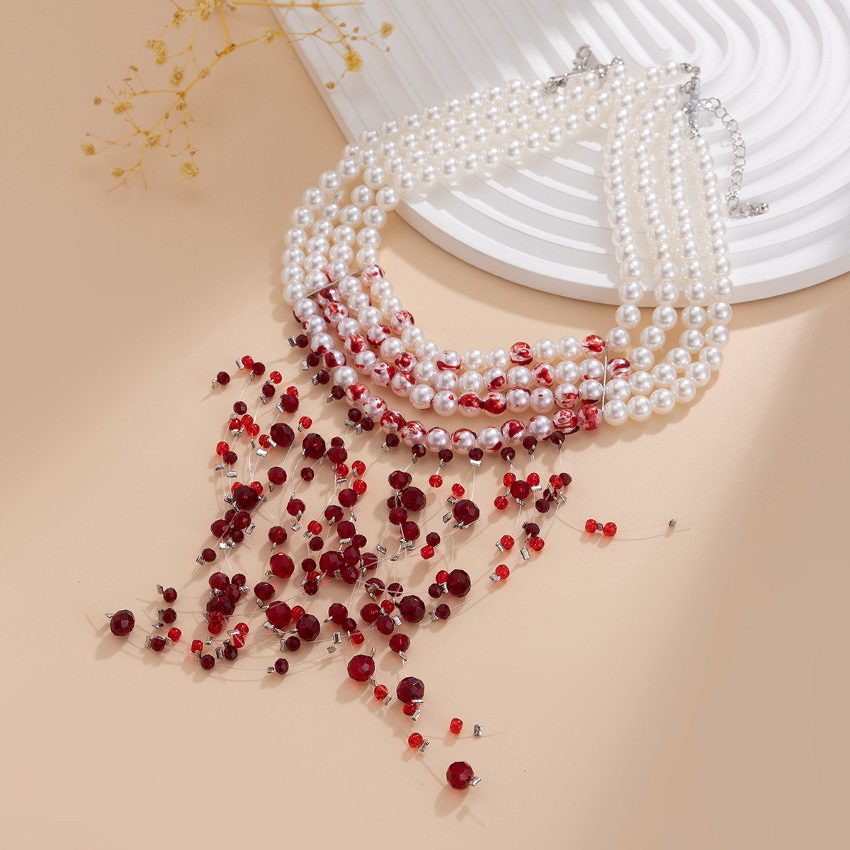 Collier ras de cou gothique en perles avec pendentif goutte_voghion.com