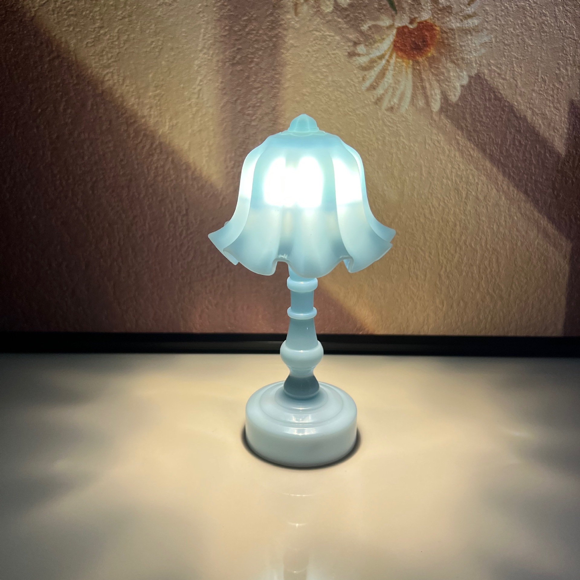 Dormitorio pequeña lámpara de escritorio dormitorio pequeña lámpara de noche lámpara de cabecera plástica lámpara electrónica marroquí lámpara de escritorio mini lámpara de escritorio decoración