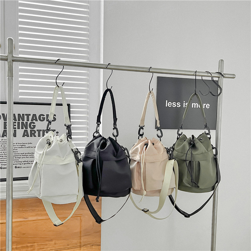 Korean-style handbag, minimalist, unisex, large capacity, fashionable single-shoulder bag for women, trendy daily wear bucket bag