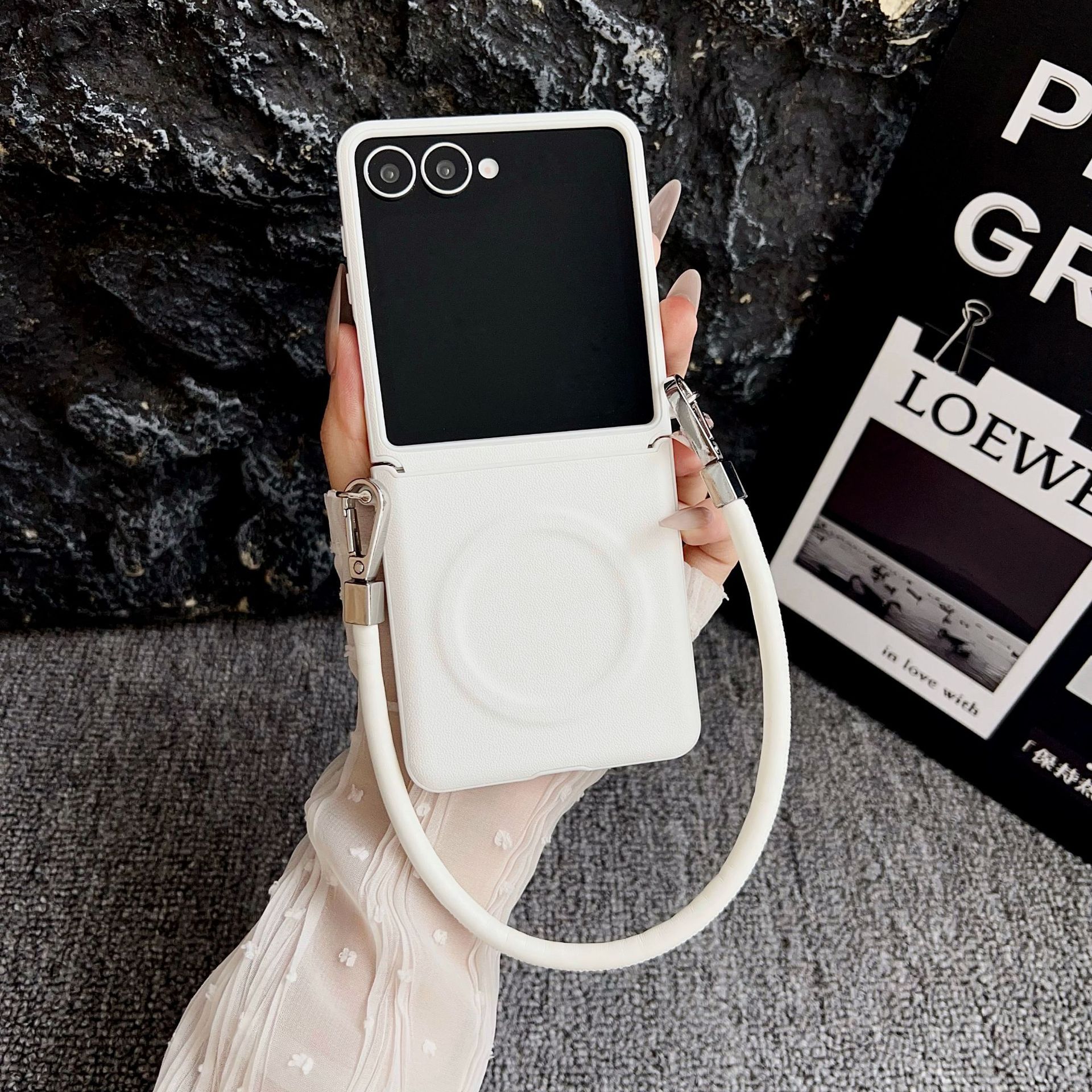 Étui magnétique en cuir lisse compatible avec Samsung 7, étui de protection pliable avec bracelet central et Z Flip 5/4._voghion.com