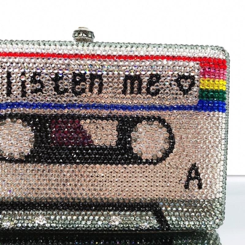 * Cintas de grabación vintage bolsas de cena de diamantes incrustadas con bolsas de cristal de diamantes fuentes transfronterizas bolsas de mano de banquete europeas y americanas