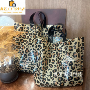 ���y���ֵ�YƷ�����b����b��������Ӻ�Ů�b�·��YƷُ����z��