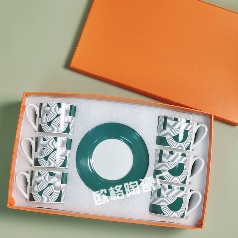 Conjunto de café de porcelana de hueso europeo transfronterizo, tazas de pareja, seis tazas, seis platos, 3 regalos caseros de té de la tarde retro de lujo