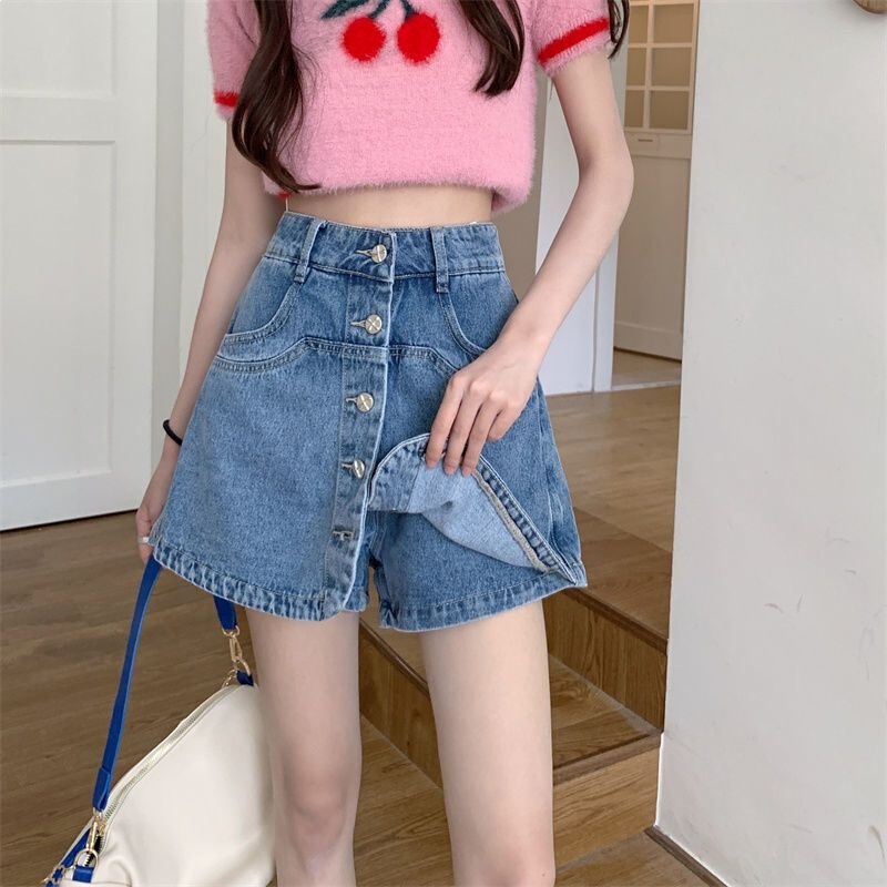 Petite Vintage Blue Denim Shorts with High Waist for Summer, Women's Lined Slimming A-Line Wide-Leg Hot Pants for Outerwear Petite Vintage Blue Denim Shorts with High Waist for Summer, Women's Lined Slimming A-Line Wide-Leg Hot Pants for Outerwear
