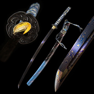���Q���l�ձ����ֹ�呴���Rʿ����L��һ�w��ʿ����katanaδ�_��