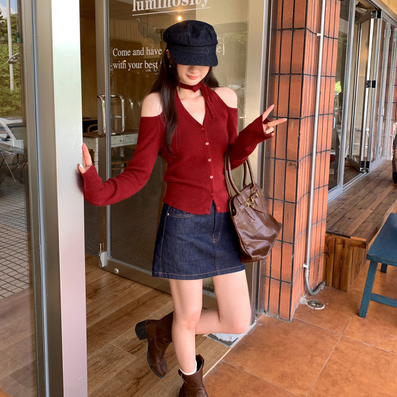 早秋氛围感穿搭黄色挂脖露肩长袖针织衫女2025新款绝美气质小上衣|undefined