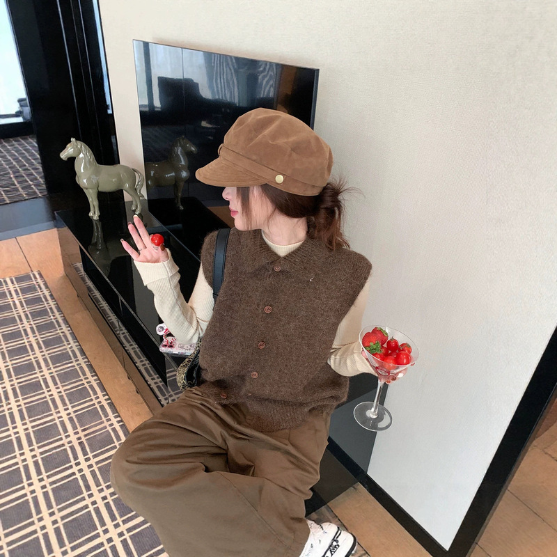 2026 New Vest Model: This year's popular hot-selling women's outerwear, small vest sweater for spring and autumn, brown layered knit inner wear 2026 New Vest Model: This year's popular hot-selling women's outerwear, small vest sweater for spring and autumn, brown layered knit inner wear