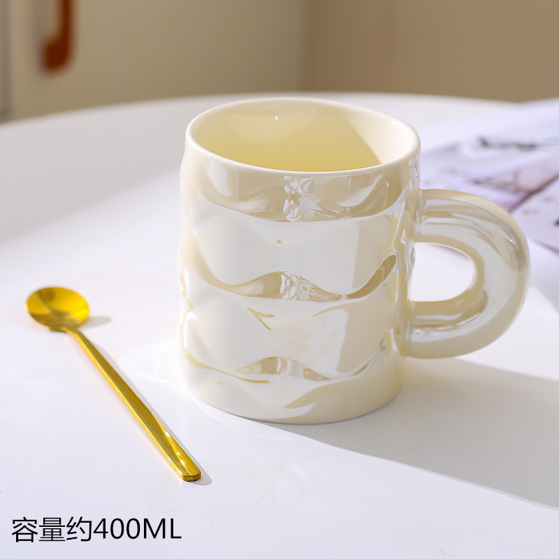 Tazas de alta belleza y lujo ligero tazas de oficina doméstica amigas copas de regalo de mano tazas de perlas de cerámica tazas de agua de estudiantes