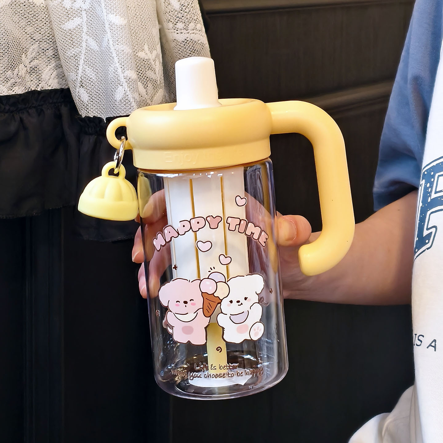 Taza de agua de oso para chicas de alto valor facial separación de té de agua de gran capacidad taza de hielo con mango taza de plástico PC lindo