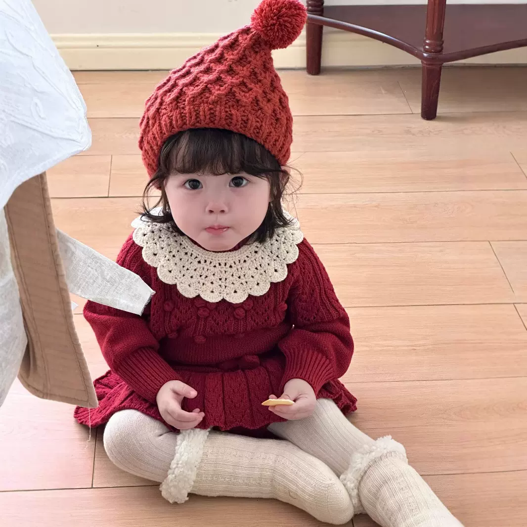 Cutemily秋冬圣诞ins女婴童手钩球圆领套头毛衣女宝新年镂空毛衣