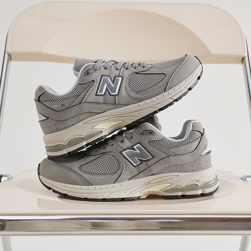N2002R Spring and Autumn New Balance Cool Run Classic Original Gray Men's Retro Casual Sports Shoes Couple Versatile Dad Shoes N2002R Spring and Autumn New Balance Cool Run Classic Original Gray Men's Retro Casual Sports Shoes Couple Versatile Dad Shoes