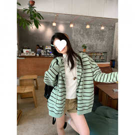 绿色条纹毛衣外套女秋季宽松型复古风连帽上衣