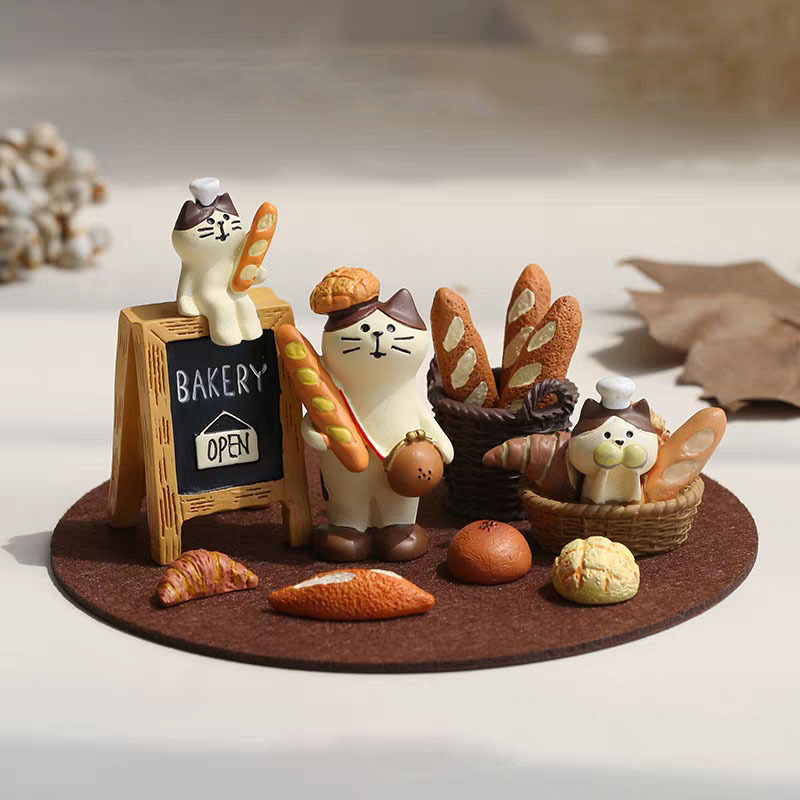 Bread ornaments Japanese zakka French cat baking simulation food play cartoon desktop car resin ornaments gift