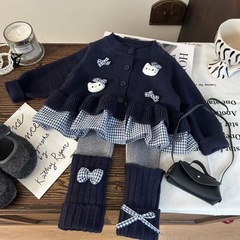 韩版童装2025新款秋季女童卡通拼接格子毛衣开衫堆堆袜打底裤套装