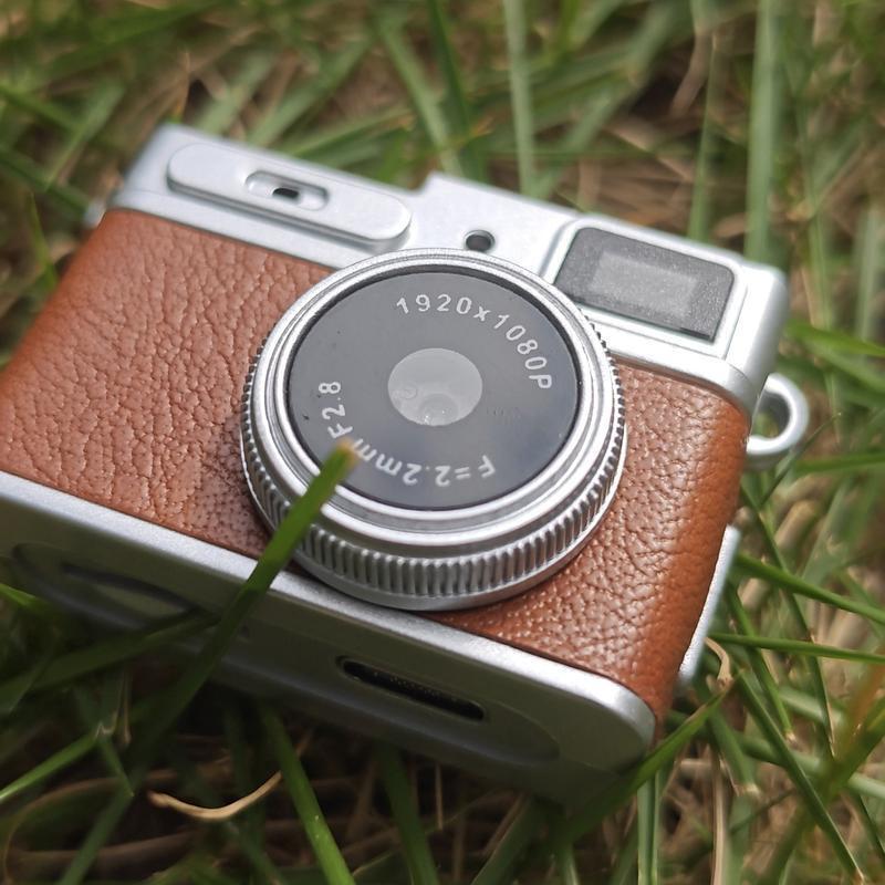 Cross-Border New Retro Digital Camera for Students and Children to Take Photos and Videos Mini Camera Outdoor Portable Sports Camera