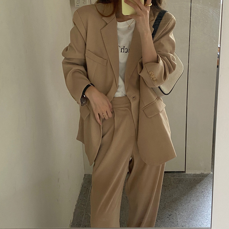 Real Shot of Retro Lapel Boyfriend Style Loose Suit Jacket + High-Waisted Slim Floor-Length Wide-Leg Pants for Women Real Shot of Retro Lapel Boyfriend Style Loose Suit Jacket + High-Waisted Slim Floor-Length Wide-Leg Pants for Women