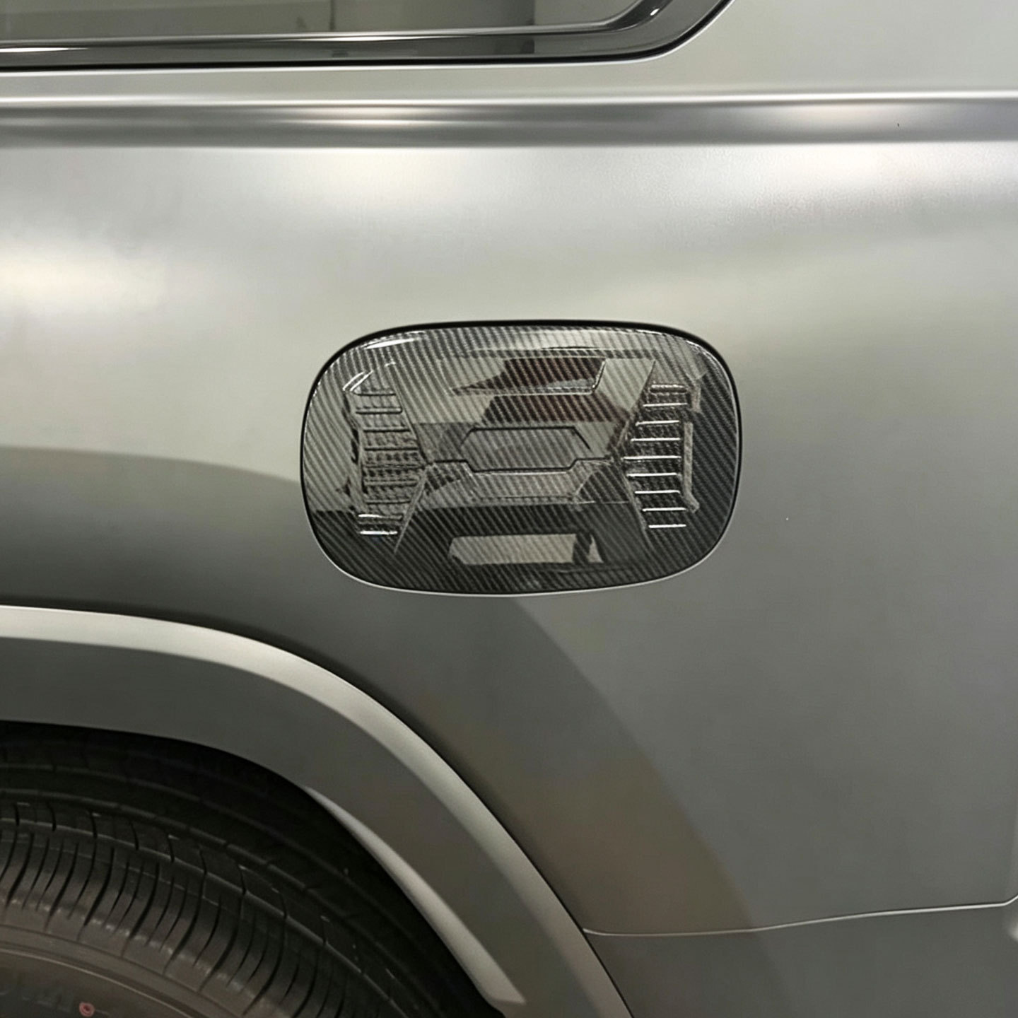 Suitable for 2024-2026 HAVAL H9 models: fuel tank cover protector, fuel tank cover decorative sticker, exterior modification accessory