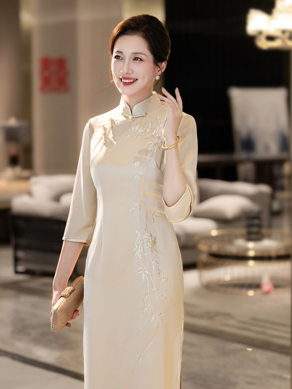 香槟色旗袍女夏季喜婆婆婚宴装2025新款礼服妈妈新中式刺绣裙子秋|undefined