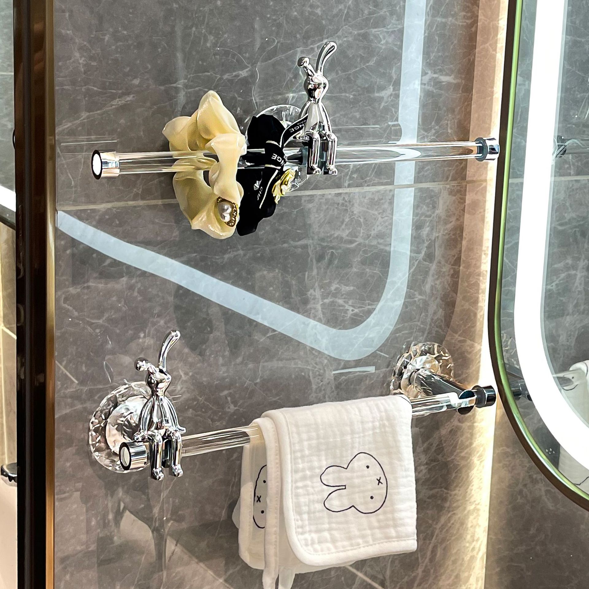 Light luxury acrylic towel rack punch-free toilet single rod bathroom bathroom bath towel storage rack