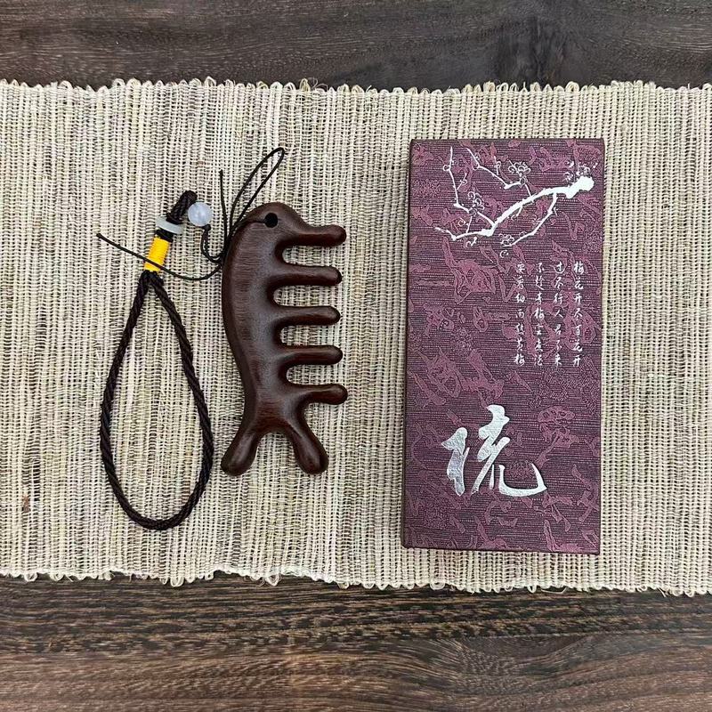 檀木海豚五指按摩梳经络梳按摩檀木梳子加厚宽齿圆头刮痧梳批发|undefined