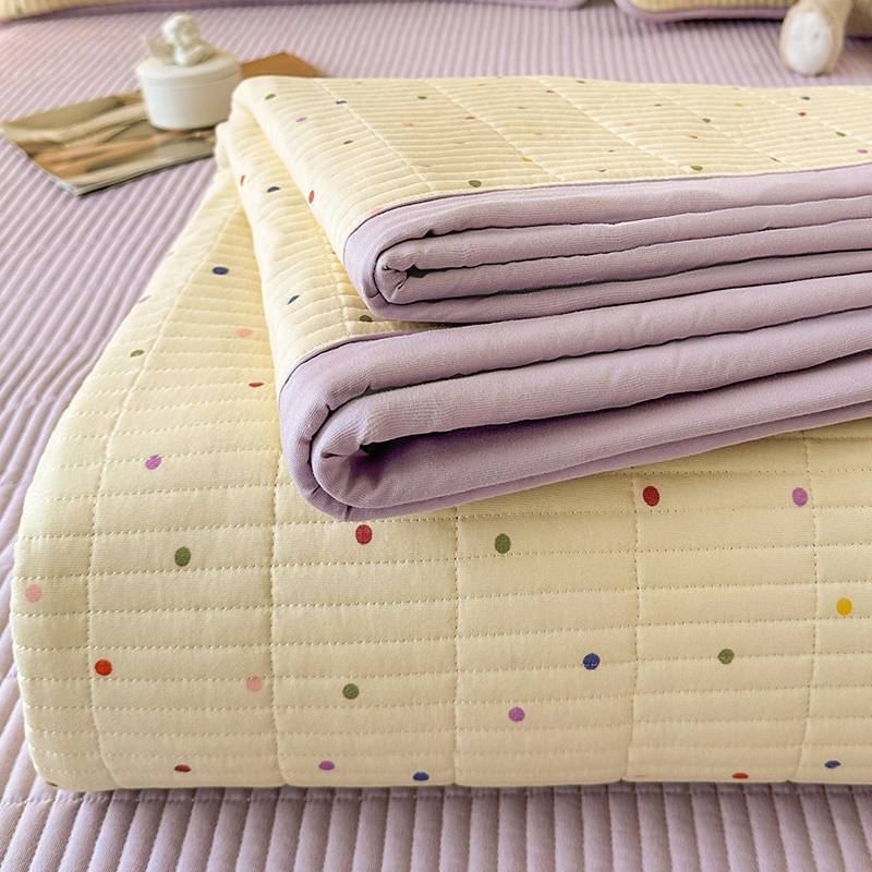 크림 폴카 도트