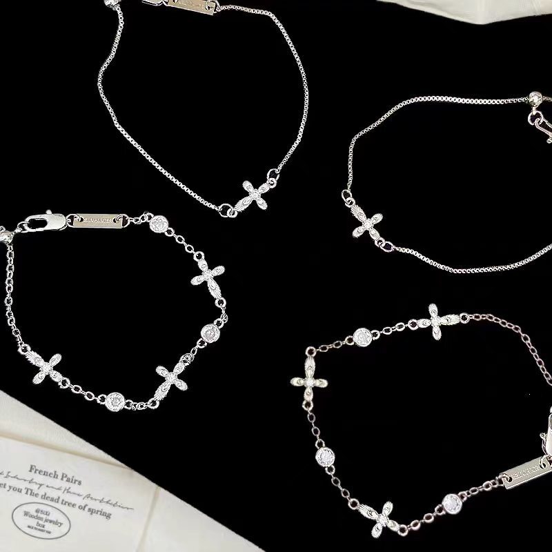 Hengzi's "Lace Shimmer" Original Cross Pull-Out Bracelet, Light Luxury Minimalist Jewelry with Unique Design for Women