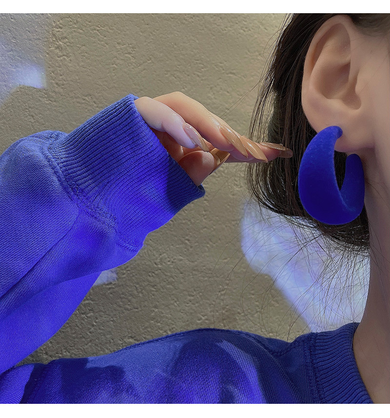 Klein Blue Earrings Autumn And Winter Flocking Blue Earrings Niche Design Earrings display picture 7