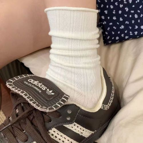 Sock Girl Black and White Autumn Ins Trend Retro Cream Series Turned Edge Herringbone Mid-Calf Pile Socks Anti-Slip Literary Postpartum Socks