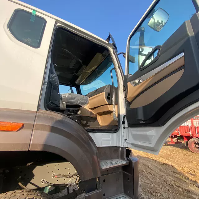 出口 二手 翻新重汽豪沃TX防撞卡车 375马力非洲用可做右舵驾驶