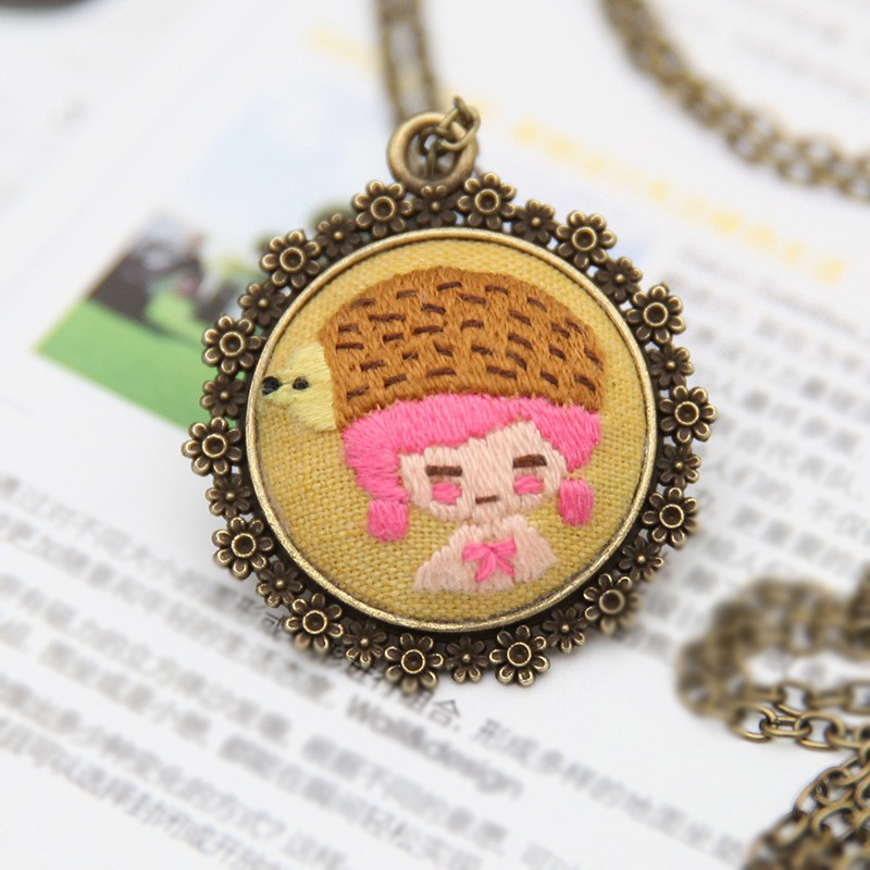 Bordado hecho a mano auto-bordado paquete de material de bricolaje Lu bordado producción regalo bordado girasol Margarita suéter COLLAR COLGANTE