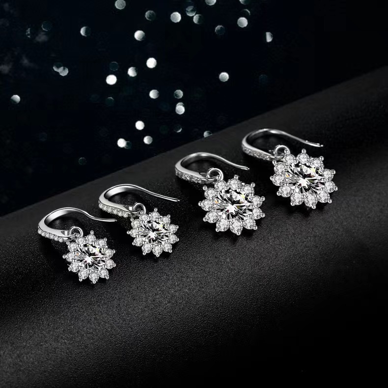 Orecchini a girasole in moissanite 1 carato placcati oro_voghion.com