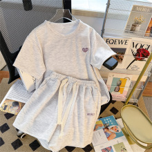 �羳�ļ����e�r�ж����ѝ���bŮ���Ƀɼ������m�\�����b�@���⴩