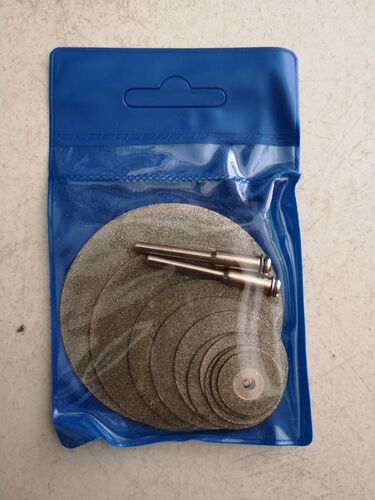 Platinum-tungsten carbide cutting discs, wholesale corundum grinding discs, tile splicing and cleaning blades, jade small slices
