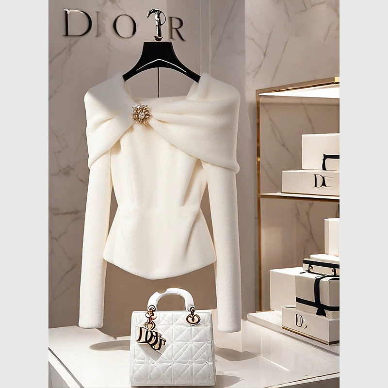 2024 зимний темперамент футболки внутри, уникальный и шикарный дизайн, ниша, мелкий аромат, белый плюшевый топ