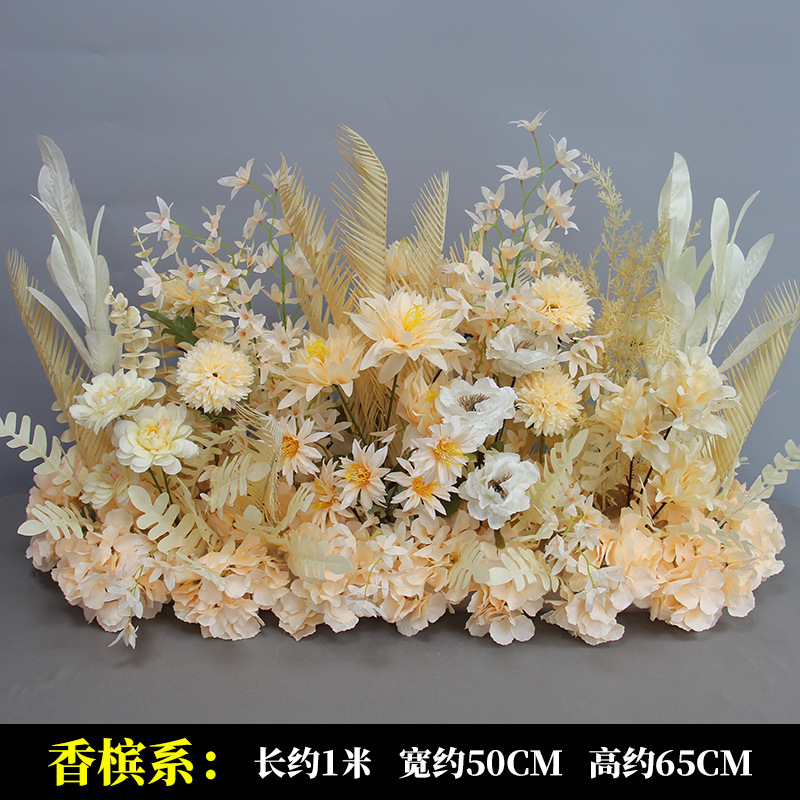 新商品の結婚祝いの大きいタイプの花を並べて絹の花の完成品の装飾をシミュレーションします。|undefined