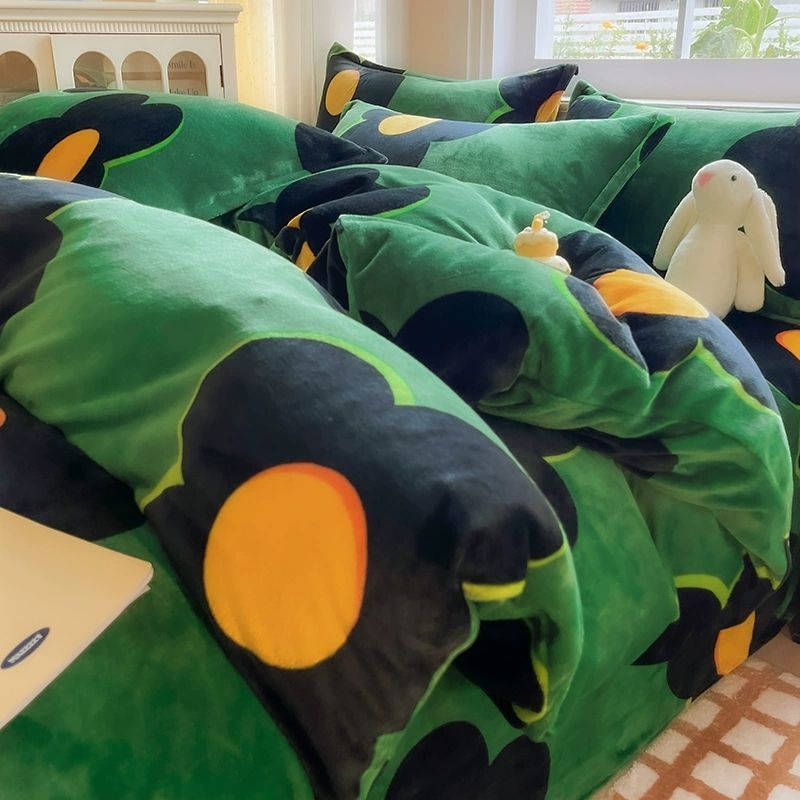 2025 leche de cama de cuatro piezas de seda de invierno engrosado sábanas de seda de coral cubierta cubierta cubierta de cubierta de tres piezas