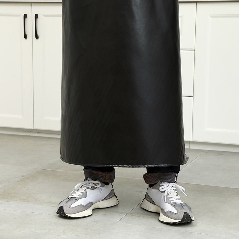 Cuero negro ajustable abrazadera delantal al por mayor a prueba de aceite impermeable ropa de trabajo personalizada sucia simple protección contra el viento