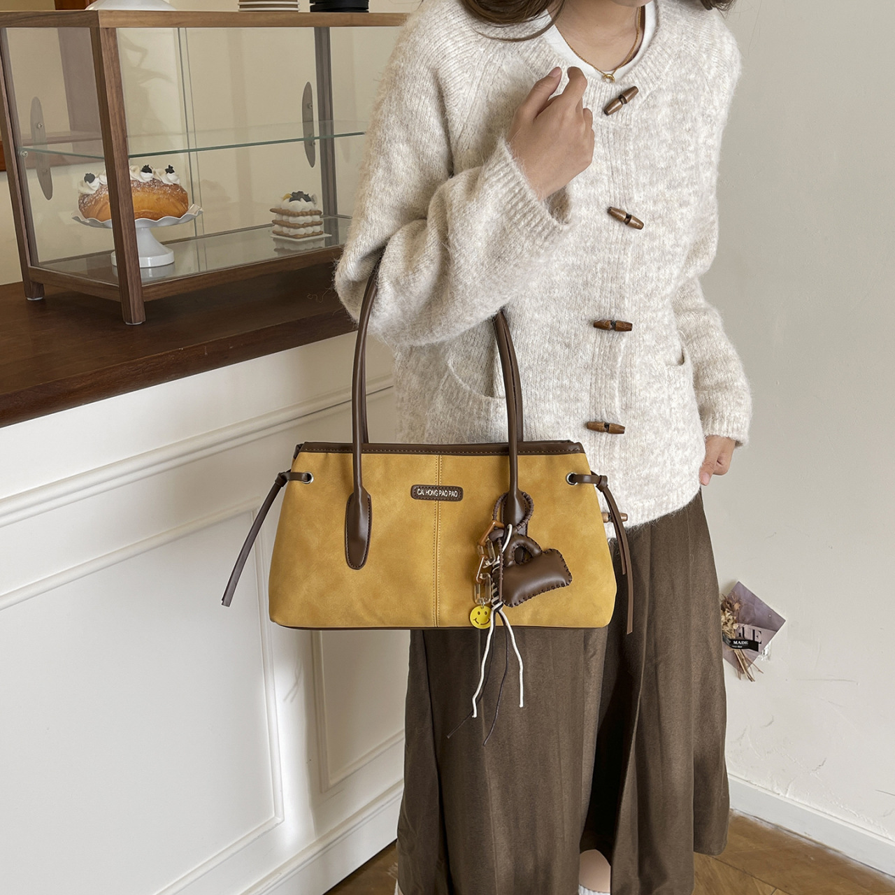 Cross-Border Retro Baguette Bag For Women, Large Capacity Niche Versatile Shoulder Bag, Simple High-End Commuter Handbag And Crossbody Bag - Thumbnail 2
