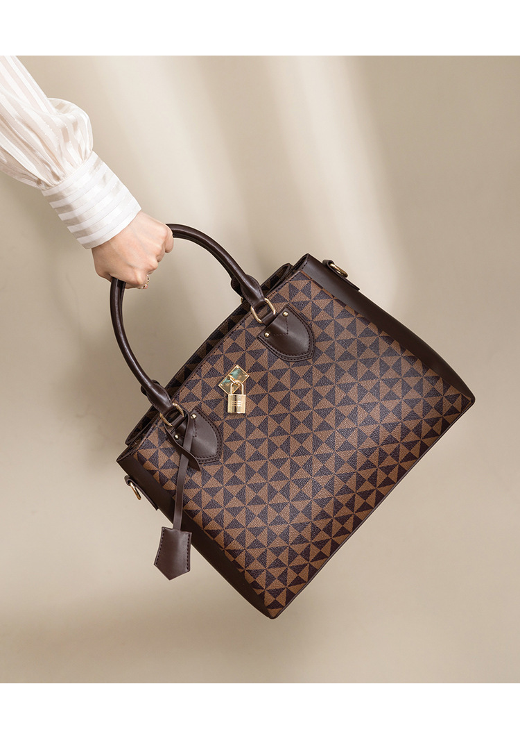 Stylish Handbag - Image 7