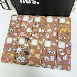 适用于iphone16热销秋冬款羊巴皮棕色贴皮图案可爱卡通TPU手机壳