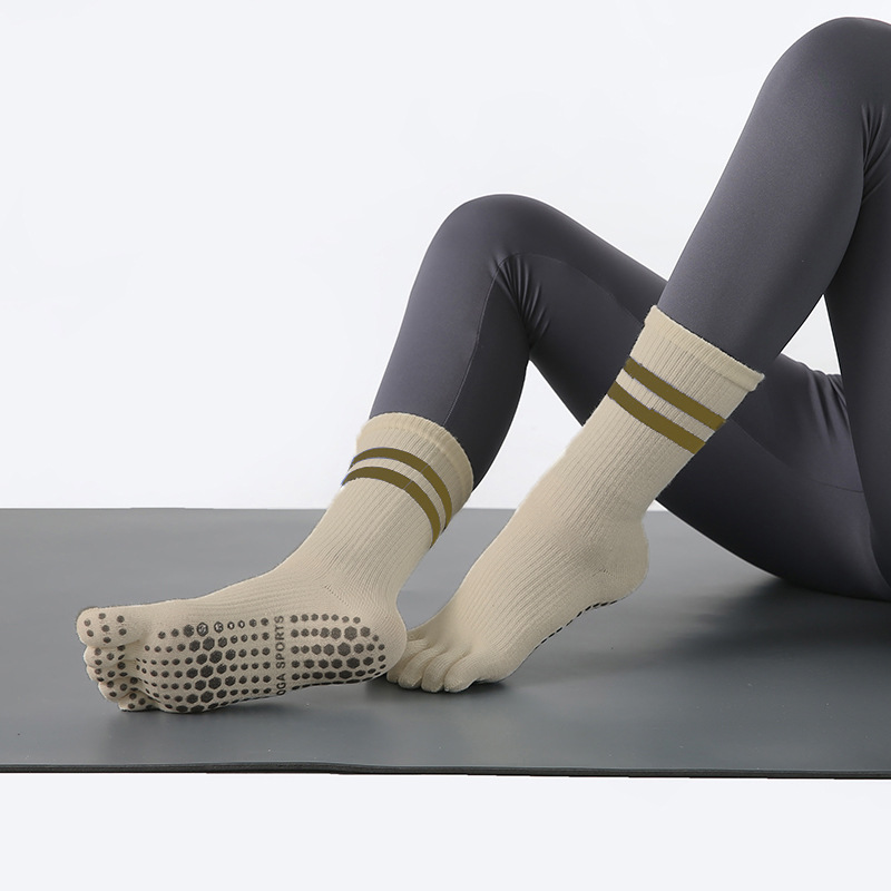 Calcetines de cinco dedos color sólido de las mujeres dispensación invierno largo engrosado cálido becerro cinco dedos calcetines de yoga piso fitness calcetines deportivos