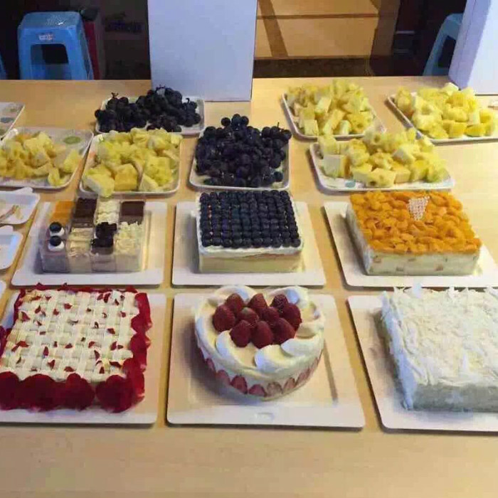 Placa de pastel de 6 pulgadas y 8 pulgadas 21 invitados mismo grado alimenticio Pulpa de caña de azúcar placa cuadrada soporte inferior bandeja de pastel plato de papel desechable