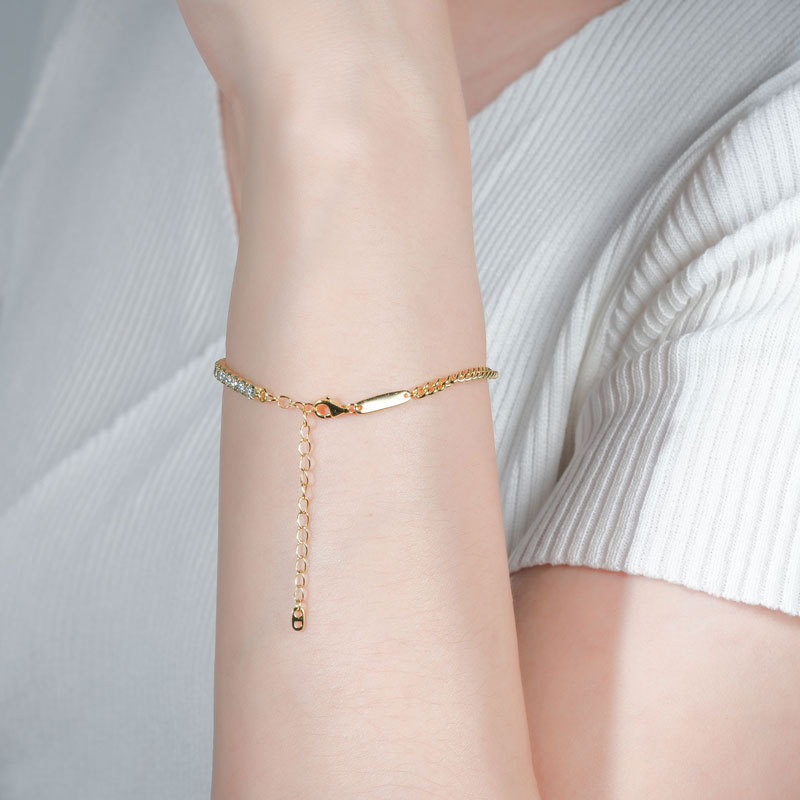 Exquisite Women's Fashion Jewelry: Personalized S925 Silver Moissanite Bracelet for Elegance and Style