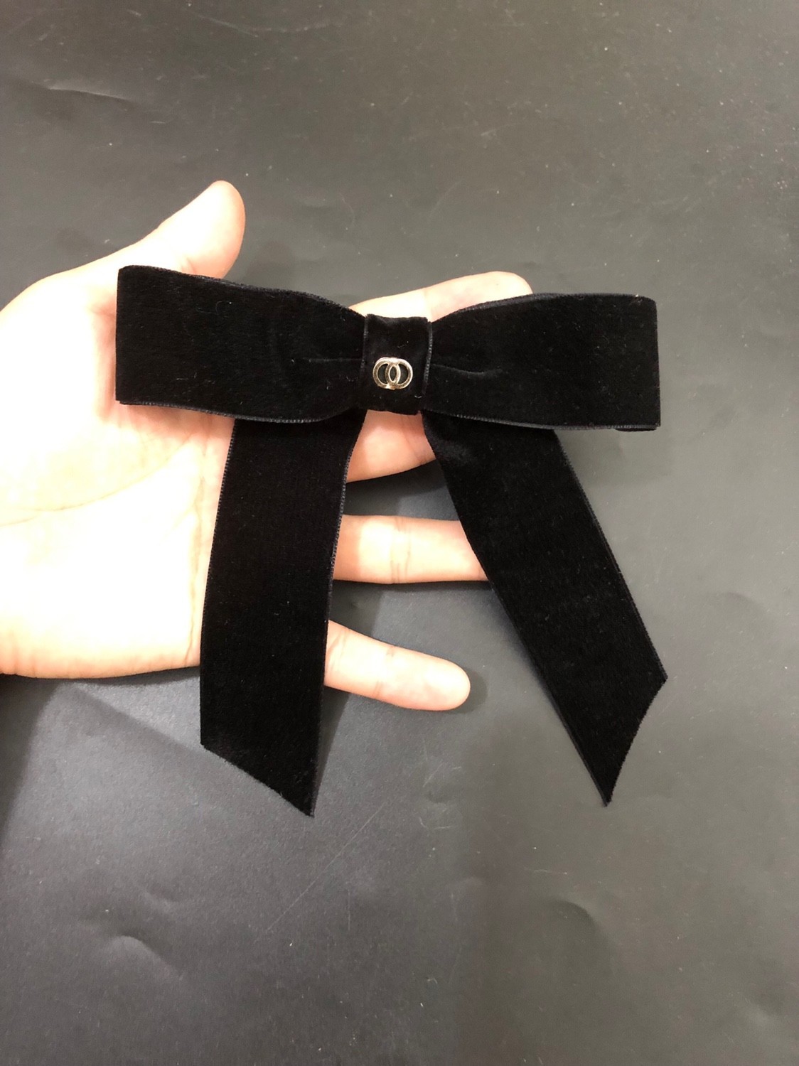 14cmx14 Chanel estilo cinta nuevo negro Cisne terciopelo arco oro estándar gran horquilla image 6