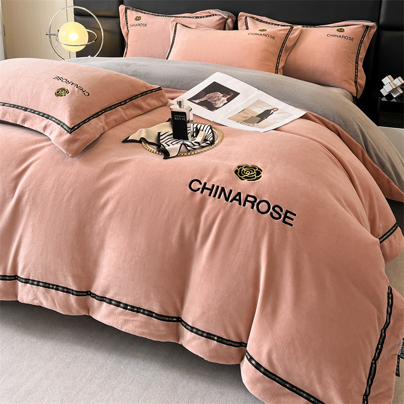 Luz de lujo de alto gramo de leche de lana cama de cuatro piezas tipo A engrosado flange coral de lana sábanas de doble cara cubierta de colcha cálida