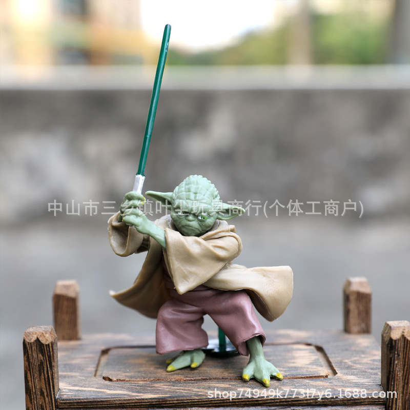 Star Wars Star Wars Master Yoda with Sword Swinging Doll Car Chassis Ornament Toy Hand Model